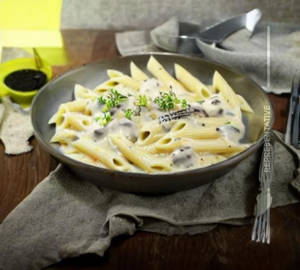 White Sauce Chicken Pasta