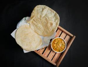 Bhature with green Peas Masala