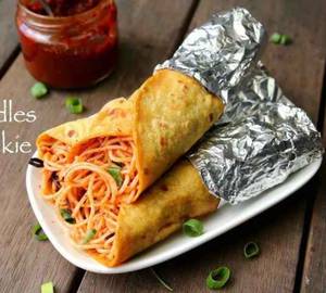Burnt Garlic Noodle Roll
