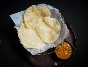 Poori with Green Peas Masala