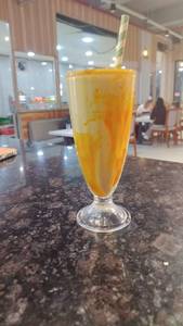 Mango & Almond Shake