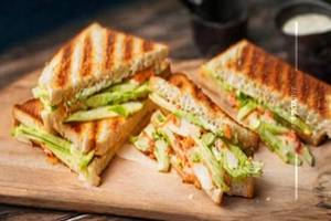 Schezwan Mayo Grill Sandwich (Regular)
