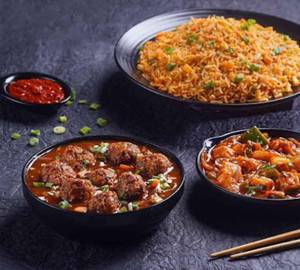 Veg schezwan fried Rice & Manchurian Gravy & Hot pepper paneer