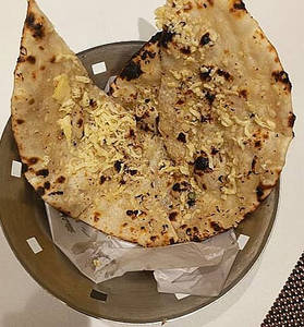 Tandoori Cheese Garlic Naan