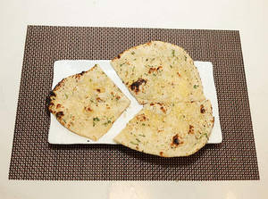 Tandoori Garlic Butter Naan