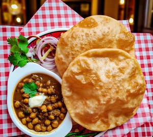 Paneer Chole-Bhature