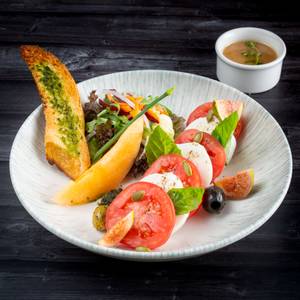 Tomato & Mozzarella Caprese