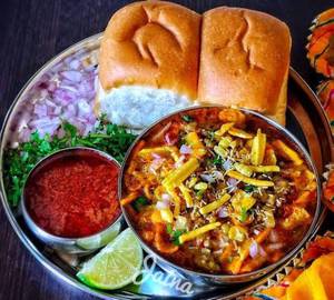 Special Misal Pav