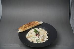 Classic Alfredo Pasta