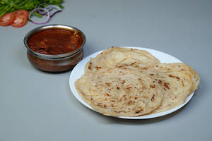 Chicken Varutharachathu (2 Pcs, 250 Ml) With 3 Porotta Combo