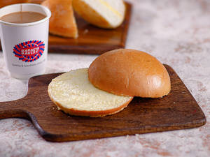 Kadak Chai & Bun Maska Combo (serves 1)