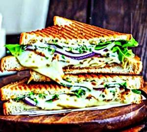 Cheese chutney sandwich