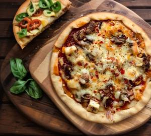 Mushroom and Paneer Pizza