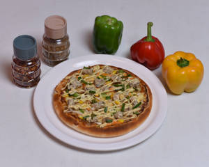 Jamaican Chicken Pizza