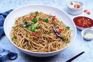 Chilli garlic noodles