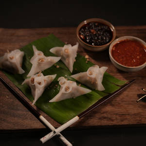 Veg Burnt Garlic Dimsums [6 Pcs]