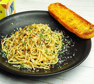 Veg Aglio Olio Pasta