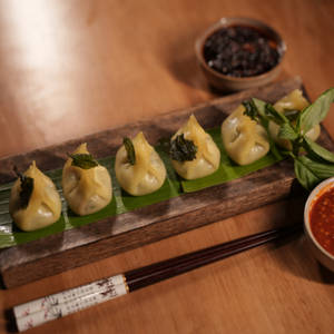 Spicy Basil Chicken Dimsums [6 Pcs]
