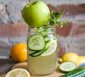 Detox ( Cucumber Lemon Ginger Mint )