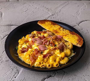 Crispy Bacon Mac & Cheese Pasta