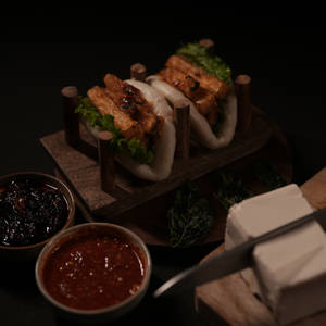 Chilli Basil Tofu Bao [2 Pcs]