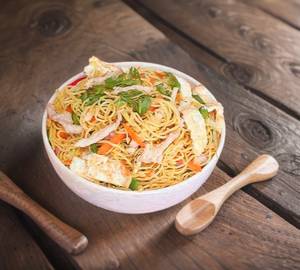 Special egg chicken chowmein