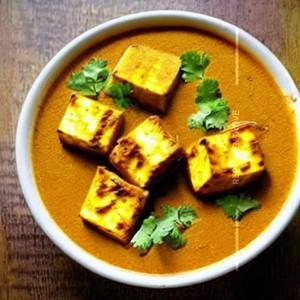 Paneer cahsew curry