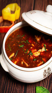 Chicken In Chilli Basil Sauce