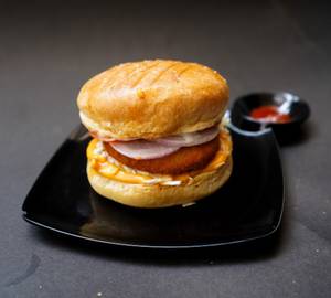 Crunchy Paneer Burger