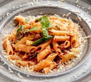 Mix Sauce Penne With Mushroom, Broccoli & Parmesan (Veg)