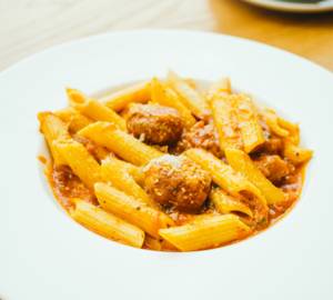 Mix Sauce Penne With Chicken & parmesan (Chicken)