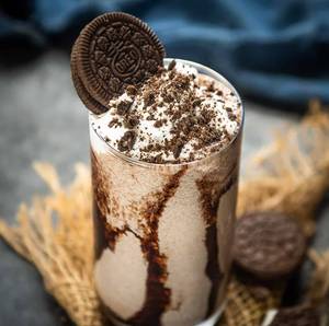 Oreo Overload Shake[serves 1]