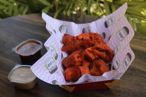 Whole Wheat Tandoori Spinach Corn Dumpling (Wheat Momos) [8 Pieces]