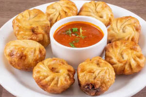 Veg fried momos [8 pieces]