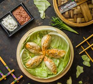 Schezwan Veggies Momos [5pcs]