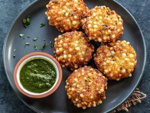 Sabudana Vada With Mint Chutney & Curd Thali (5pc)