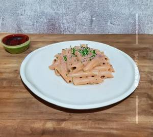 Pink sauce pasta