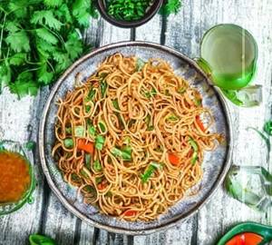 Veg Hakka Schezwan Noodles