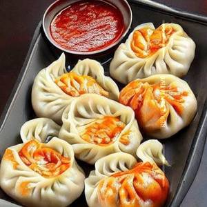 Steamed chicken momos