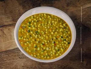 Macher Matha Diye Moong Dal