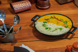 Kadhi Pakoda Rice Bowl (500 Gm)