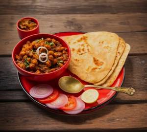 Sada paratha chole 2 pieces