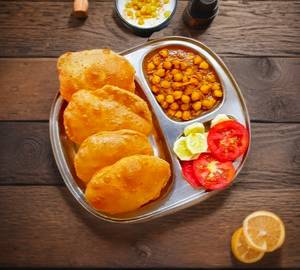 Chhole with 6 poori