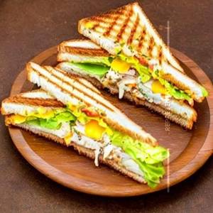 Cheesy Egg Club Sandwich