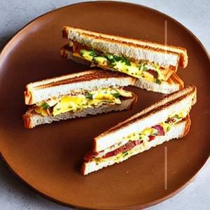 Clumsy egg sandwich