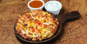 Cheese and tomato pizza