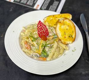 White Sauce Pasta