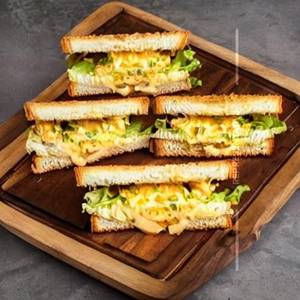 Cheesy Egg Sandwich
