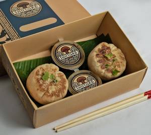 Pan Seared Chicken Bao (2 Pieces)