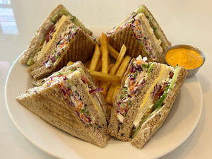 Veg Avenue Club Sandwich With Nachos
